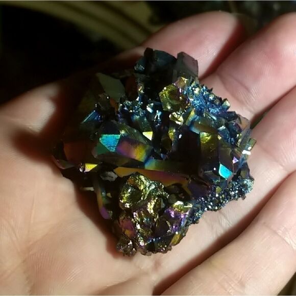 2" Aura Quartz Cluster - Picture 3 of 5